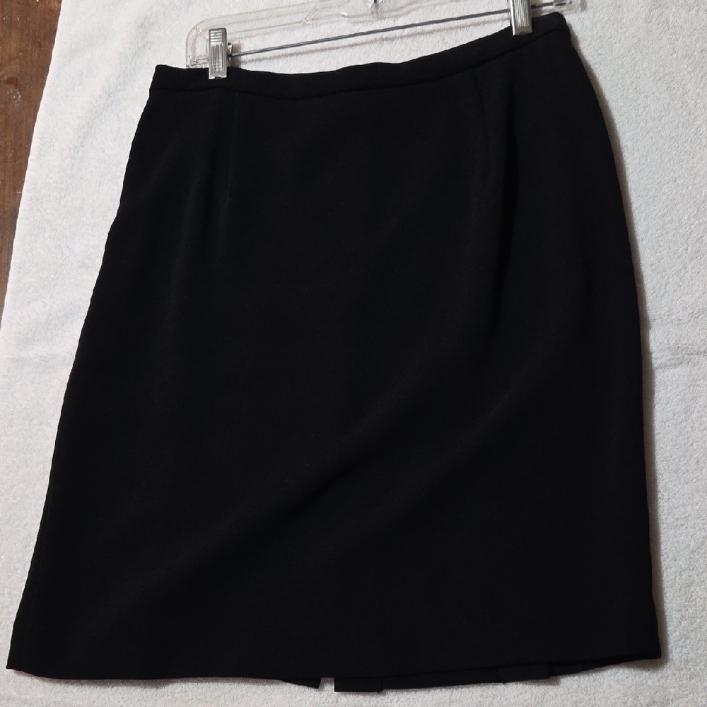 Elegant Black Pencil Skirt